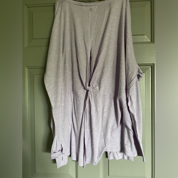 Xersion athletic top - Picture 2 of 2